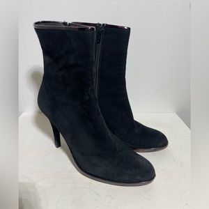 STUART WEITZMAN Women’s Lithe Black suede ankle boot with tortoise trim Size 8